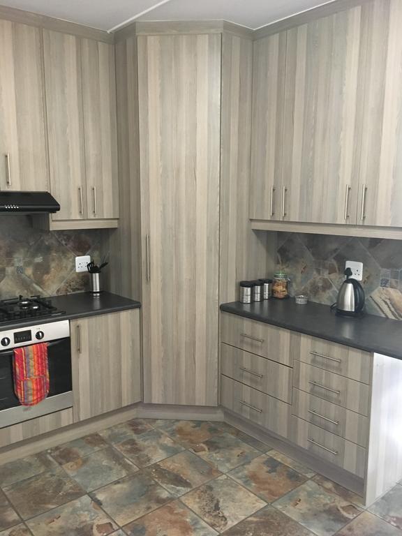 Van Biljon Cottage No Loadshedding Oudtshoorn Ngoại thất bức ảnh