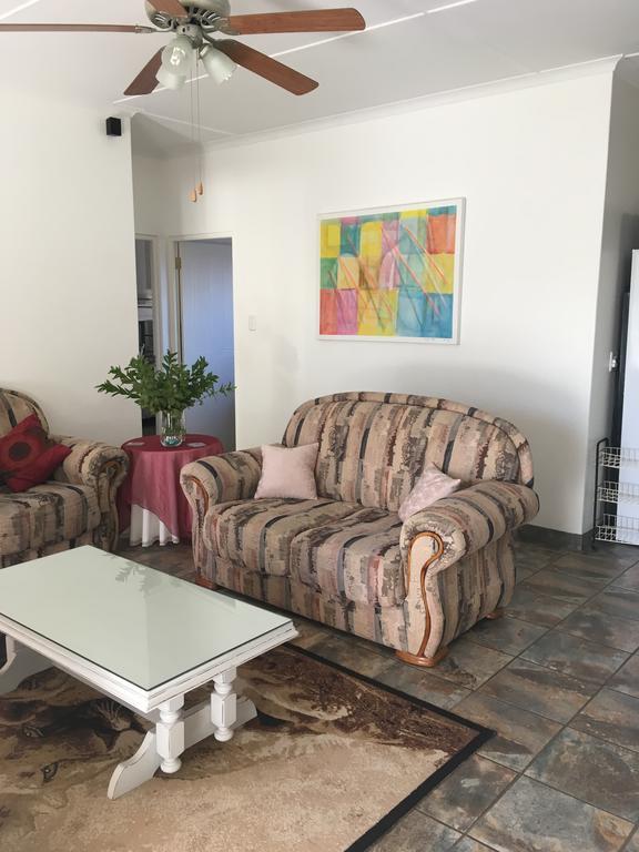 Van Biljon Cottage No Loadshedding Oudtshoorn Ngoại thất bức ảnh